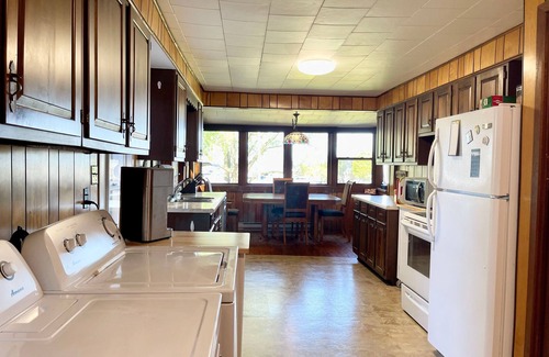 Port Elgin Cottage | "The Lake House" With Spectacular Views! Steps to Beach!