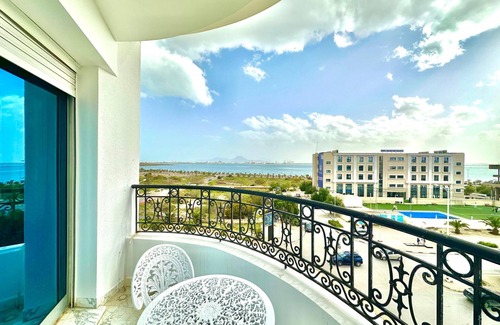 Les Berges Du Lac II Apartment | The Lake View spacious with amazing terrace