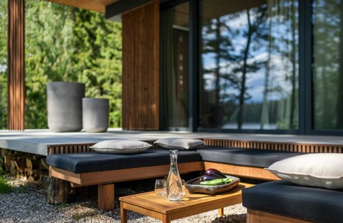 Inturkes seniunija Villa | The Lake - Waterfront Villas Retreat