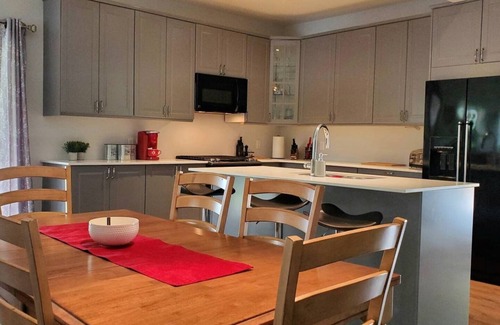 Val-des-Monts Cottage | The Lakehouse on Lac McGregor