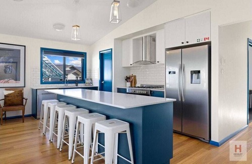 Kalkite House | The Lakehouse - On the shores of Lake Jindabyne in the Snowy Mountainsnn