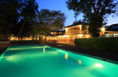 New Town Hotel | The Lakeside at Nuwarawewa