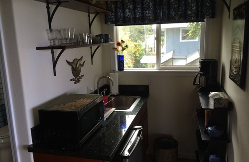 Honokaa Cottage | "The land of Sunshine" - fantastic ocean views, peaceful, romantic getaway