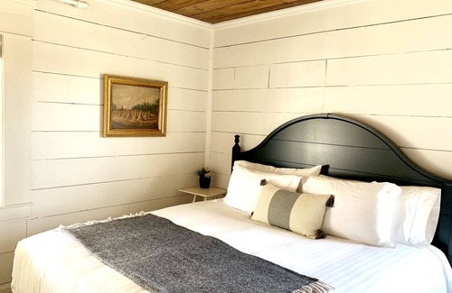 La Grande House | The Landing Hotel and Dining
