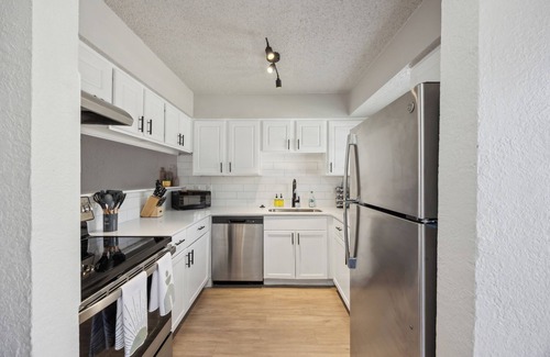 North Arlington Apartment | The Landry 174 | Spacious and Cozy 2 Bedroom 2 bth