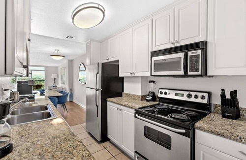 Marina Peninsula Apartment | The Lapis Haven - Ocean views 3BR Retreat Pool, Gym jacuzzi.
