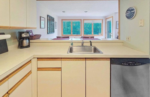 Thornton Condo | The Laurel Lookout NH