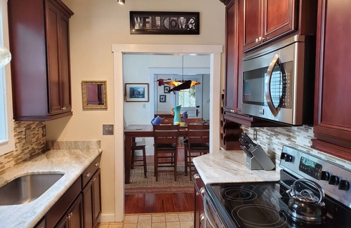 Mount Dora Cottage | THE LEGENDARY "WOW COTTAGE" ~ Historic District ~ Mount Dora's Biggest "WOW!"
