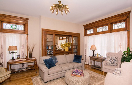 Meyersdale Bed & Breakfast | The Levi Deal Mansion Bed & Breakfast