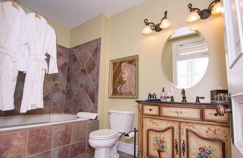 Meyersdale Bed & Breakfast | The Levi Deal Mansion Bed & Breakfast