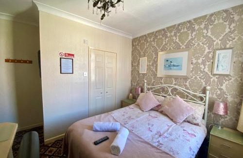 Blackpool Town Center House | The Libra - Adults Only B&B with guaranteed carpark