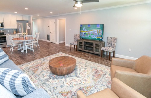Fayetteville House | The Lincoln B | Downtown Dreamin