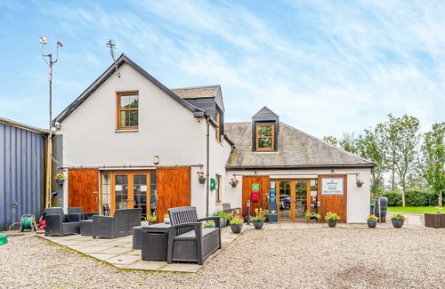 Blairgowrie Ski Chalet | The Lintrathen Lodge, sleeps up to six, with one double and two twin rooms.