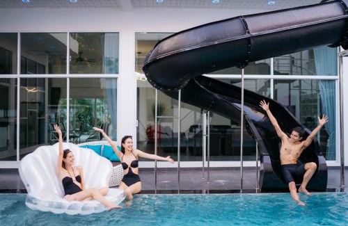 Huai Yai Villa | THE LION KING Luxury PoolVilla Pattaya Ocean Yacht Club 8 Bedrooms