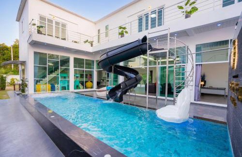 Huai Yai Villa | THE LION KING Luxury PoolVilla Pattaya Ocean Yacht Club 8 Bedrooms