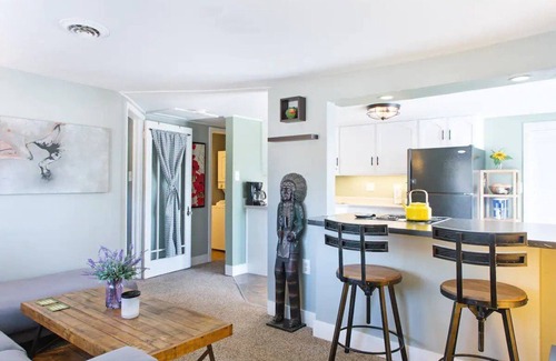 South Alameda House | The Little Farmhouse - Near Red Rocks and Downtown Denver