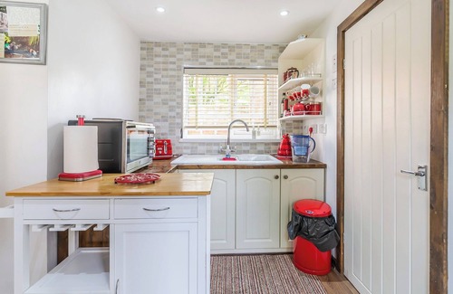 Hull Cottage | The Little House in Hull