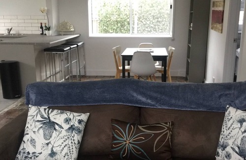Sebastopol House | The little house - pet friendly.