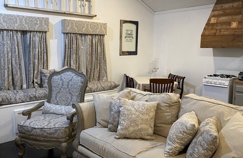 Laurel Cottage | The Little Manor on 7th, secluded cottage moments from Historic Downtown Laurel
