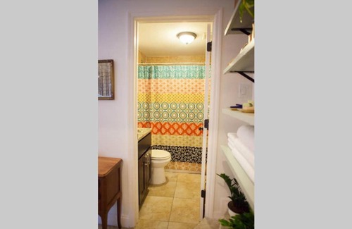 Tampa Heights Apartment | The Little Pink Guest Suite