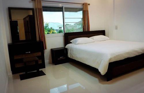 Tha Wang Thong House | The Living - Holiday Home Phayao