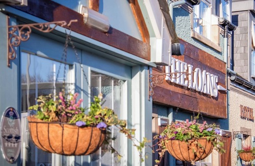 Troon Cottage | The Loans Inn Cottage