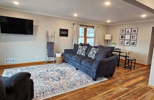New Ulm House | The Local On Washington