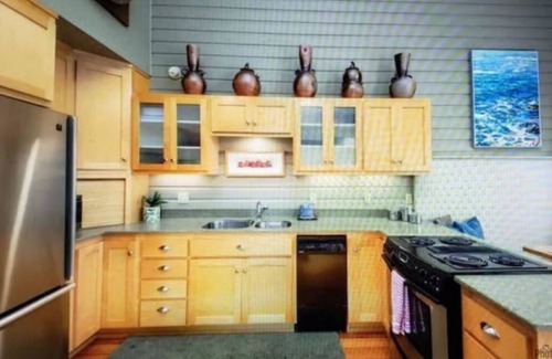 Florence Apartment | The Lockers ~ Waterfront ~ Historic Old Town