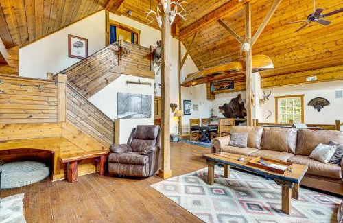 Bland House | The Lodge at Crider Creek Getaway on 140 Acres!