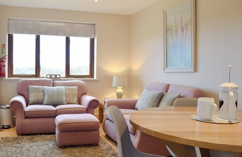 Pershore Cottage | The Lodge at Elmley Meadow