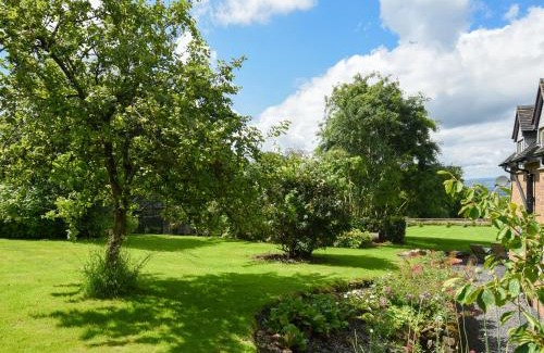 Farden House | The Lodge At Harvest Farm