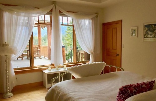 Trout Creek Bed & Breakfast | The Lodge at Trout Creek Bed and Breakfast