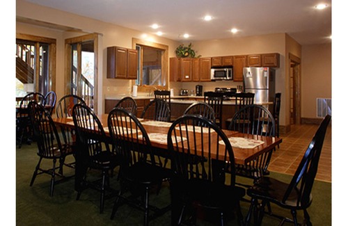 Davis Villa | The Lodge at Wolverton Heights is a fabulous stay on slopes! Tons of amenities!