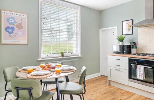 Southwell House | The Lodge Cottage