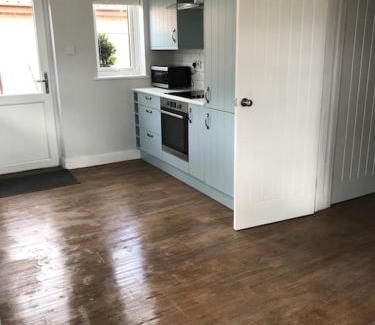 Foxley House | The Lodge - Dog Friendly Farm Cottage