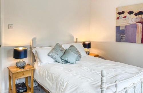 Dorchester House | The Lodge