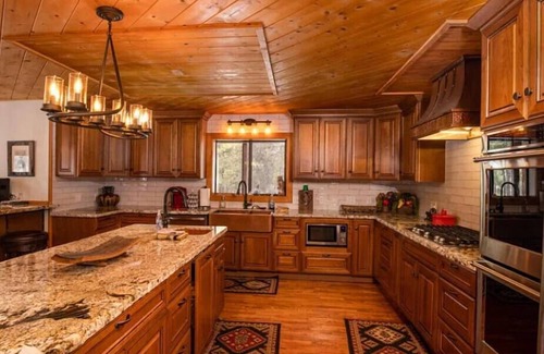 Clay Springs House | The Lodge-Large Cabin, 17 Acres | Playground | Forest Access