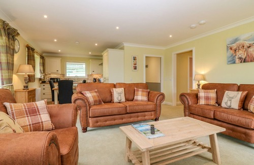Murthly Cottage | THE LODGE, pet friendly, character holiday cottage in Blairgowrie