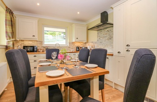 Murthly Cottage | THE LODGE, pet friendly, character holiday cottage in Blairgowrie