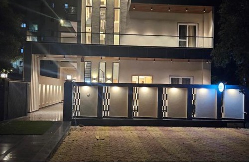 Greater Noida Hotel | The Lodgers Boutique Hotel Near India Expo Centre & Mart Greater Noida