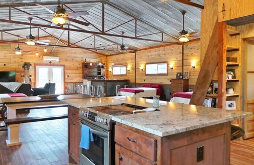 Bryan House | The Loft at Lucky Eagle~Aggieland Vacation Rentals