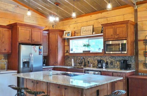 Bryan House | The Loft at Lucky Eagle~Aggieland Vacation Rentals