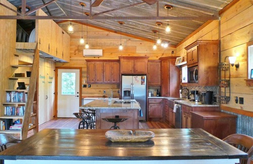 Bryan House | The Loft at Lucky Eagle~Aggieland Vacation Rentals