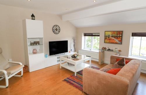Littleborough Apartment | The Loft at the Lake