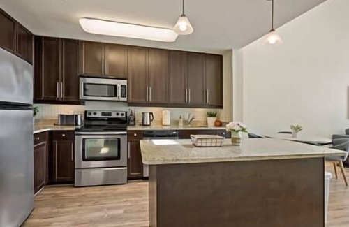 Eisenhower East Apartment | THE LOFT | Relax | Cozy | Old Town | 2 Bedrooms