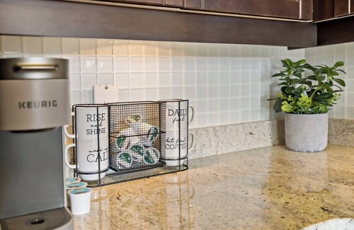 Eisenhower East Apartment | THE LOFT | Relax | Cozy | Old Town | 2 Bedrooms