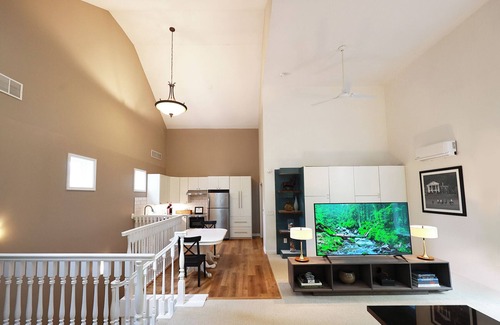 Columbus House | The Loft - Where Tranquility Meets Comfort