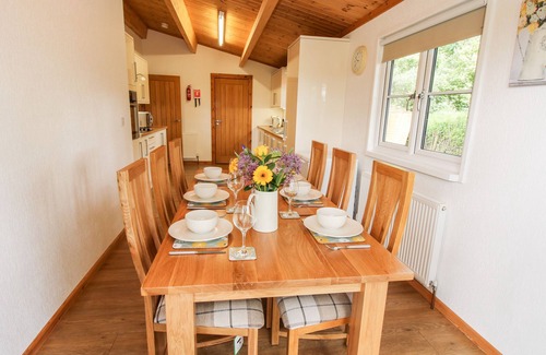 Newnham Cottage | The Log Cabin