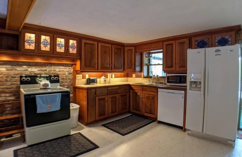 Sanbornton House | The Log Cabin on Cawley Pond