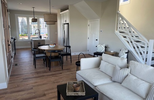 Ottawa House | The Lookout at Heritage Harbor: Breathtaking Brand New 3-Bedroom Waterfront Home